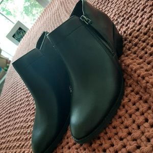 Time and tru memory foam womens boots